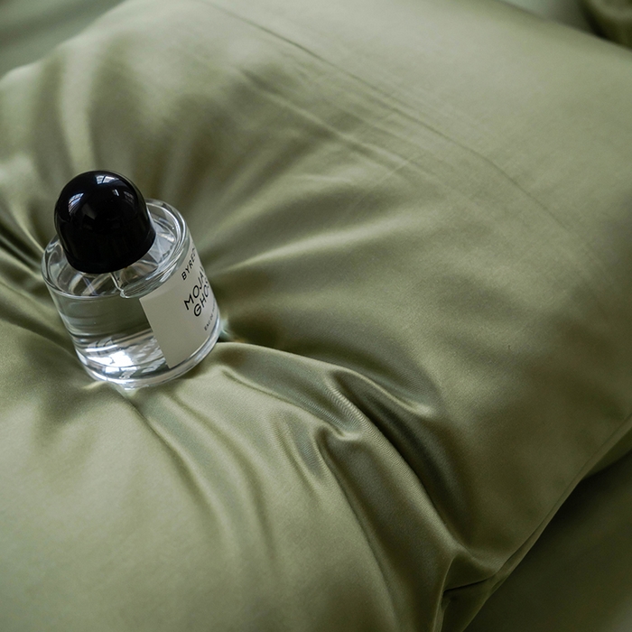 91家纺网 家纺一手货源 找家纺 威克凯丽 2025新款60支纯色兰精天丝四件套--风格一 欧芹绿