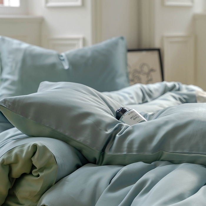 91家纺网 家纺一手货源 找家纺 威克凯丽 2025新款60支纯色兰精天丝四件套--风格一 天空蓝-浅艾绿