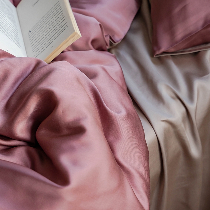 91家纺网 家纺一手货源 找家纺 威克凯丽 2025新款60支纯色兰精天丝四件套--风格一 野樱莓-芋泥灰