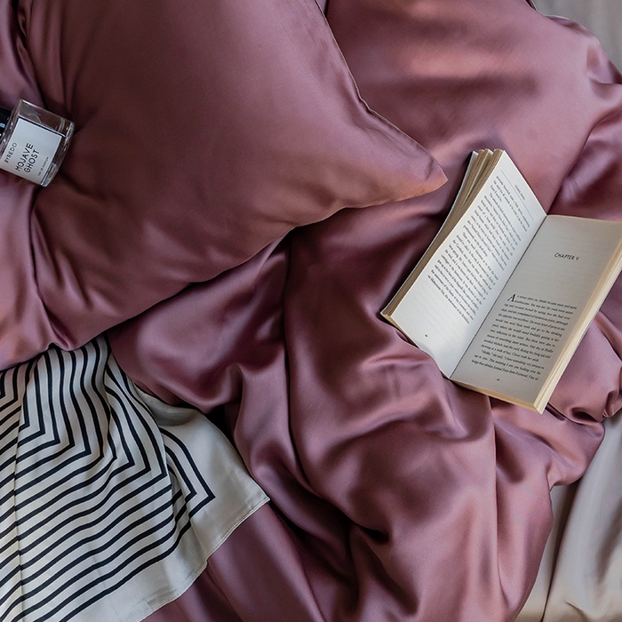 91家纺网 家纺一手货源 找家纺 威克凯丽 2025新款60支纯色兰精天丝四件套--风格一 野樱莓-芋泥灰