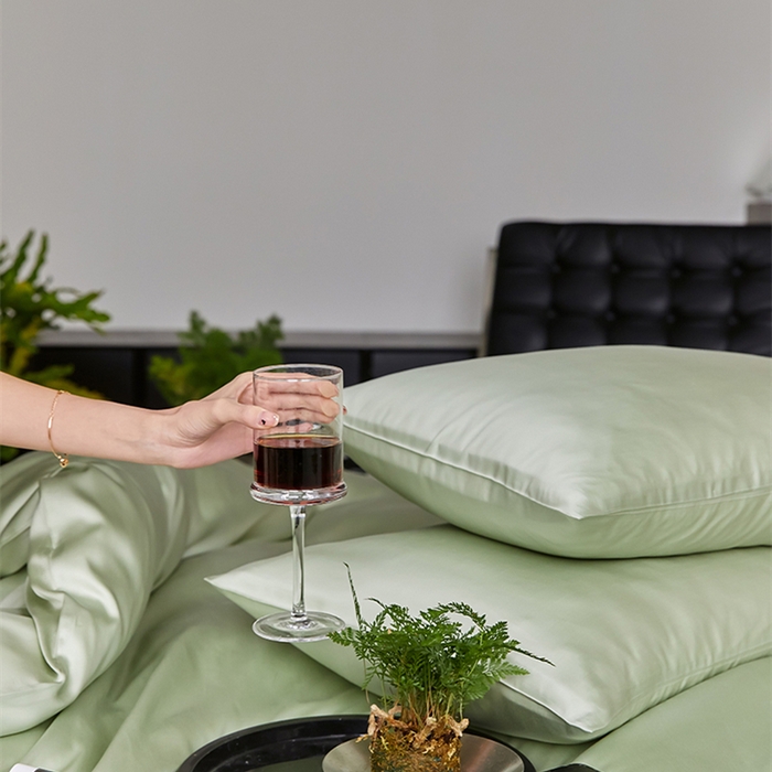 91家纺网 家纺一手货源 找家纺 威克凯丽 2025新款60支纯色兰精天丝四件套--风格二 嫩叶绿