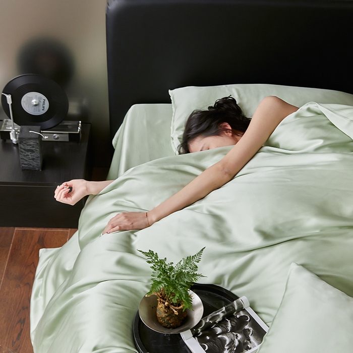 91家纺网 家纺一手货源 找家纺 威克凯丽 2025新款60支纯色兰精天丝四件套--风格二 嫩叶绿