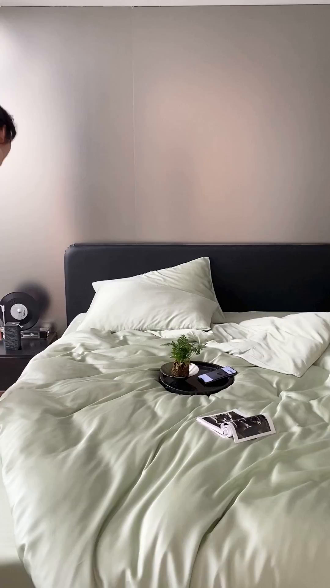 91家纺网 家纺一手货源 找家纺 威克凯丽 2025新款60支纯色兰精天丝四件套--风格二 嫩叶绿