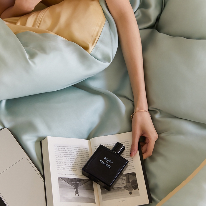 91家纺网 家纺一手货源 找家纺 威克凯丽 2025新款60支纯色兰精天丝四件套--风格二 浅艾绿-香槟金