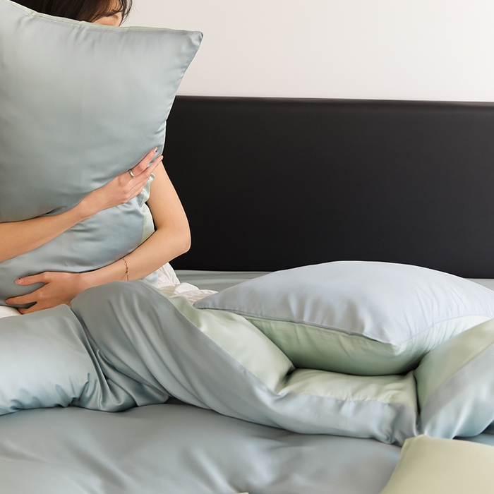 91家纺网 家纺一手货源 找家纺 威克凯丽 2025新款60支纯色兰精天丝四件套--风格二 天空蓝-浅艾绿