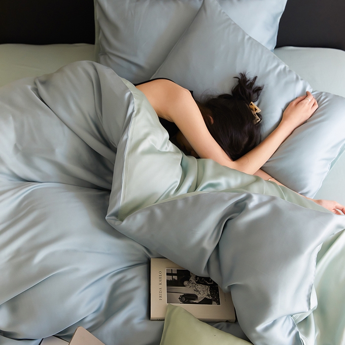 91家纺网 家纺一手货源 找家纺 威克凯丽 2025新款60支纯色兰精天丝四件套--风格二 天空蓝-浅艾绿