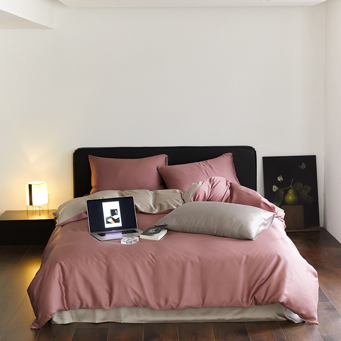 91家纺网 家纺一手货源 找家纺 威克凯丽 2025新款60支纯色兰精天丝四件套--风格二 野樱莓-芋泥灰