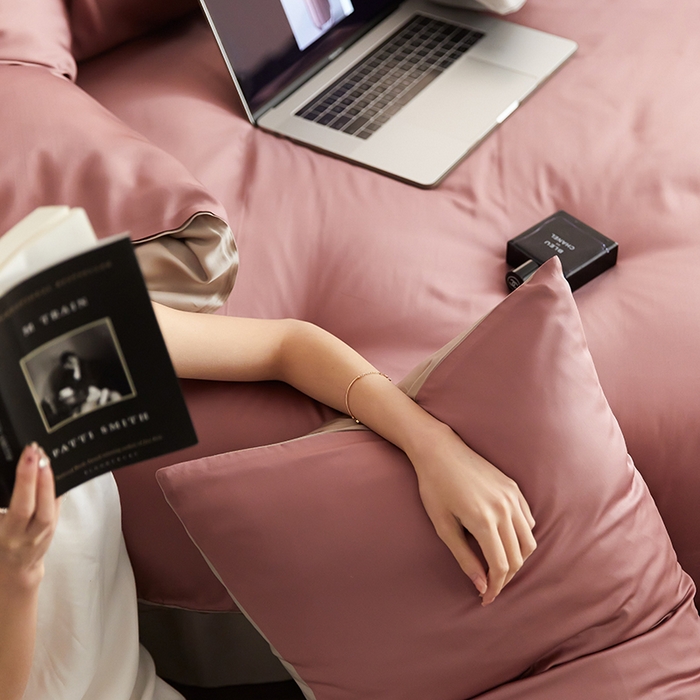 91家纺网 家纺一手货源 找家纺 威克凯丽 2025新款60支纯色兰精天丝四件套--风格二 野樱莓-芋泥灰