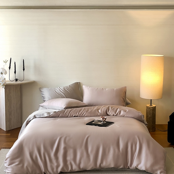 91家纺网 家纺一手货源 找家纺 威克凯丽 2025新款60支纯色兰精天丝四件套--风格二 夜影凝香-霜华银