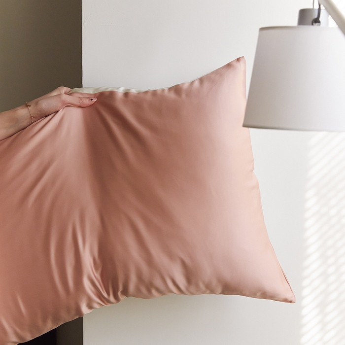 91家纺网 家纺一手货源 找家纺 威克凯丽 2025新款60支纯色兰精天丝四件套--风格二 芝芝桃桃-极地白