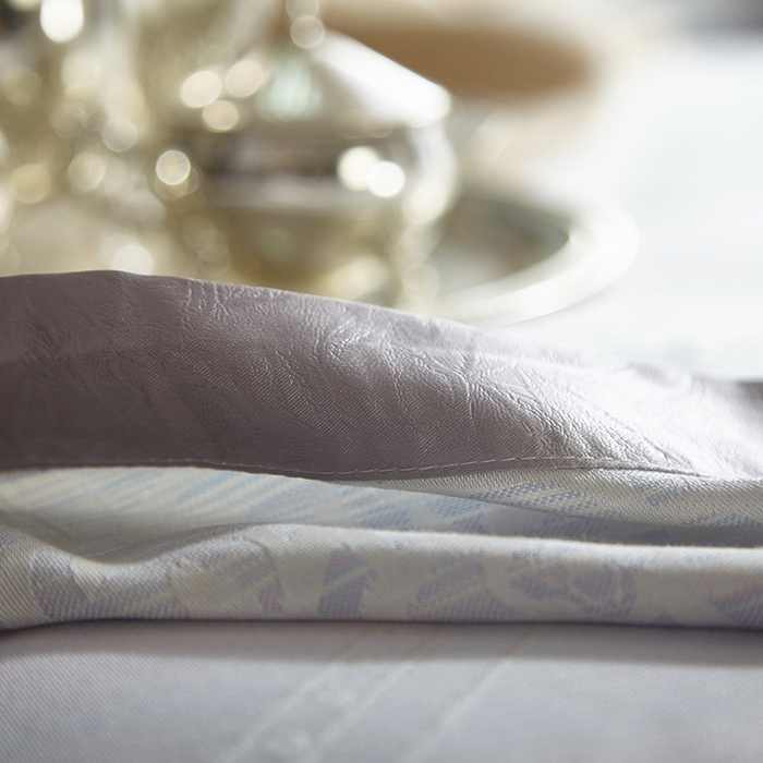 91家纺网 家纺一手货源 找家纺 威克凯丽 2025新款重磅七彩大提花纯竹纤维软凉席三件套 佩霖卡