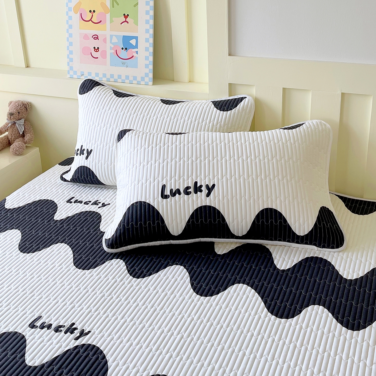 91家纺网 家纺一手货源 找家纺 金鑫汇家纺2025新款A类全棉印花床盖四件套 波浪世界