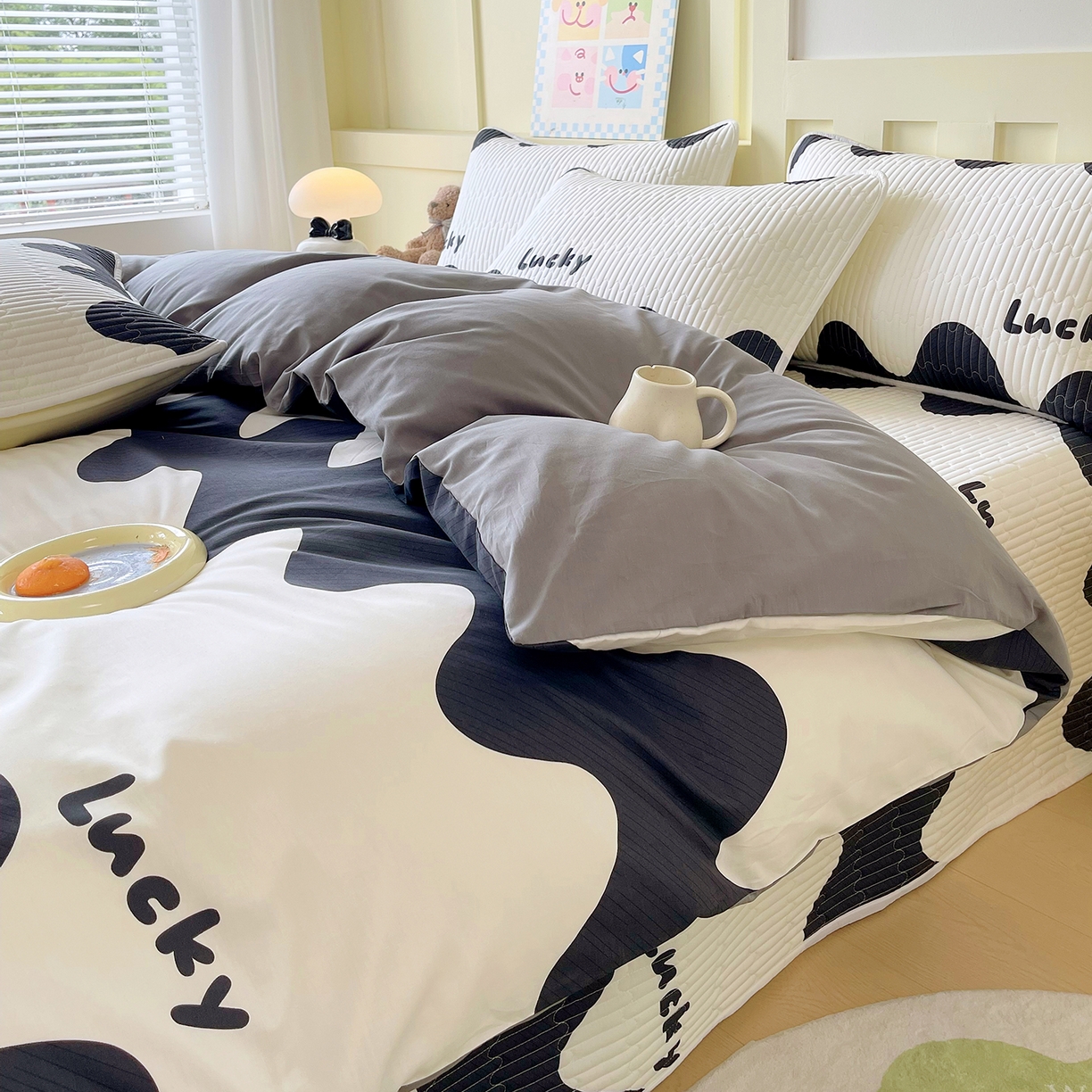 91家纺网 家纺一手货源 找家纺 金鑫汇家纺2025新款A类全棉印花床盖四件套 波浪世界