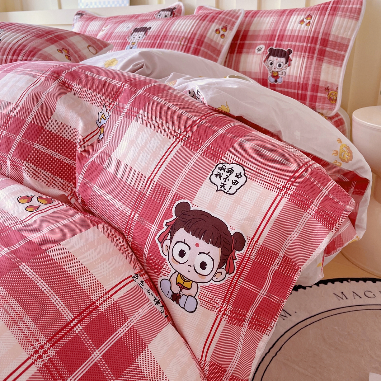 91家纺网 家纺一手货源 找家纺 金鑫汇家纺2025新款A类全棉印花床盖四件套 传奇哪吒·红