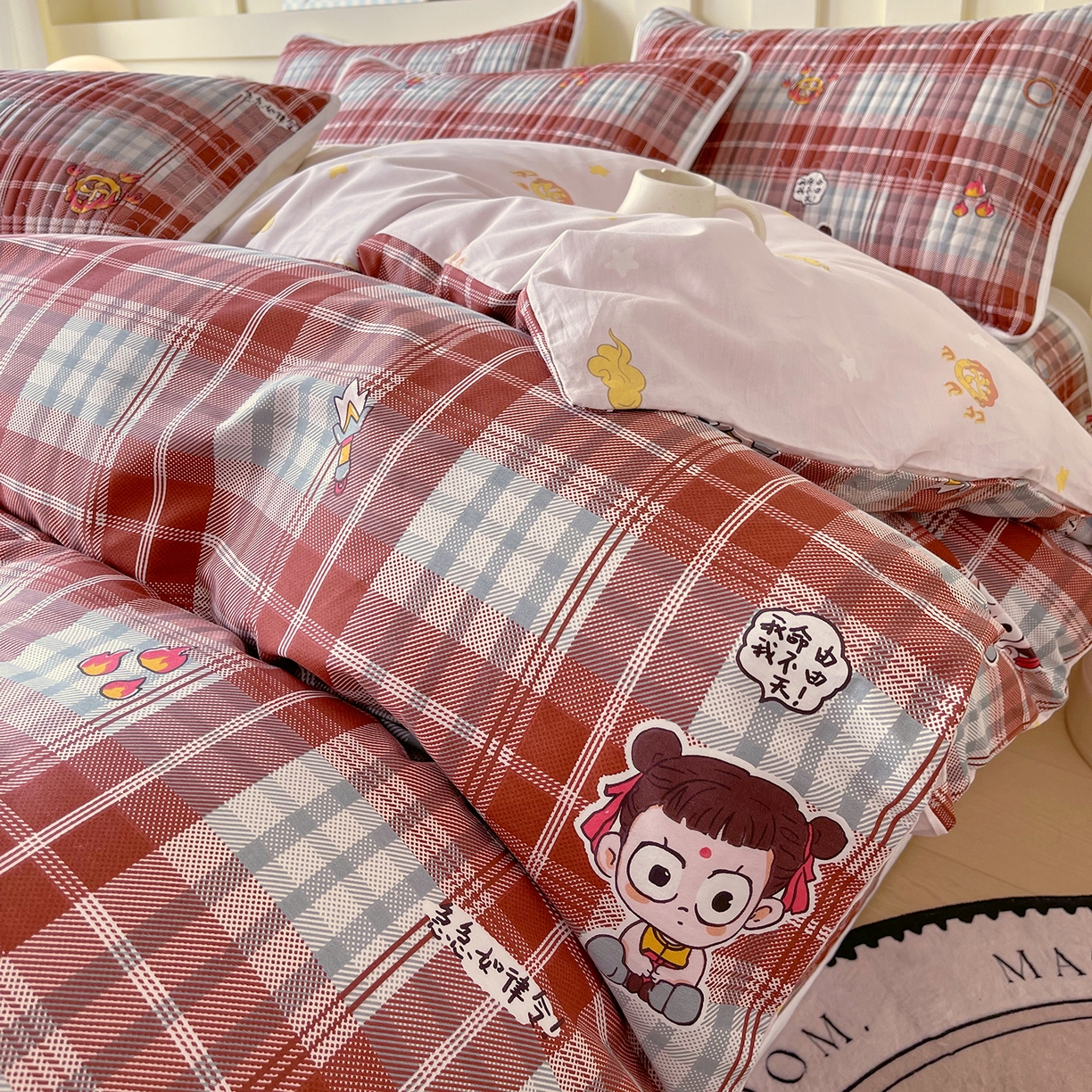 91家纺网 家纺一手货源 找家纺 金鑫汇家纺2025新款A类全棉印花床盖四件套 传奇哪吒·棕