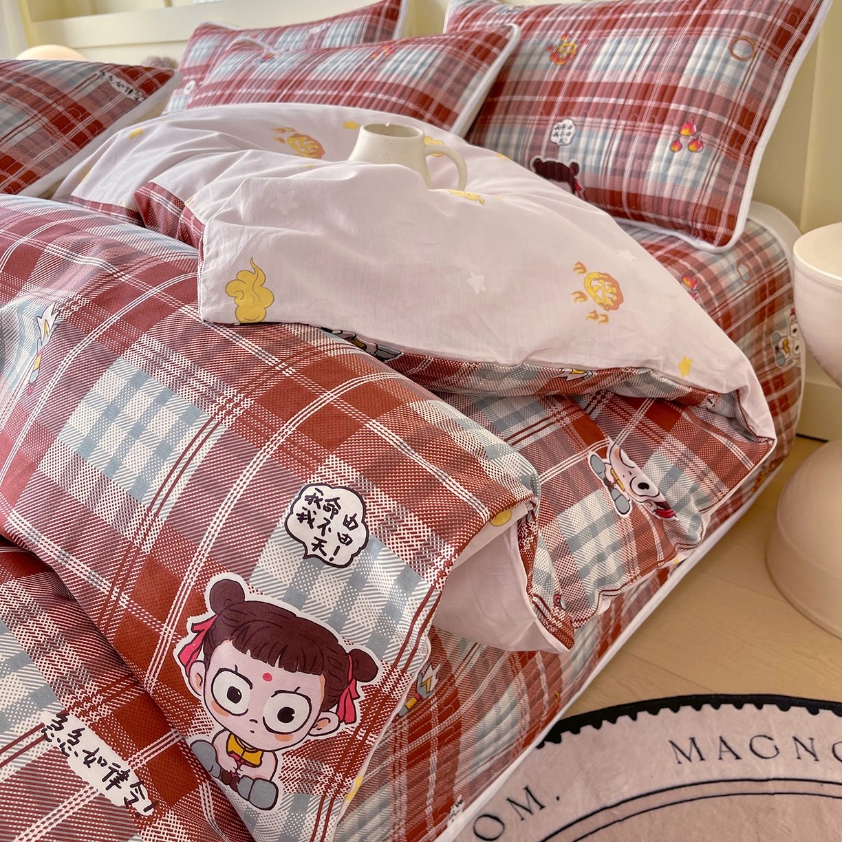 91家纺网 家纺一手货源 找家纺 金鑫汇家纺2025新款A类全棉印花床盖四件套 传奇哪吒·棕