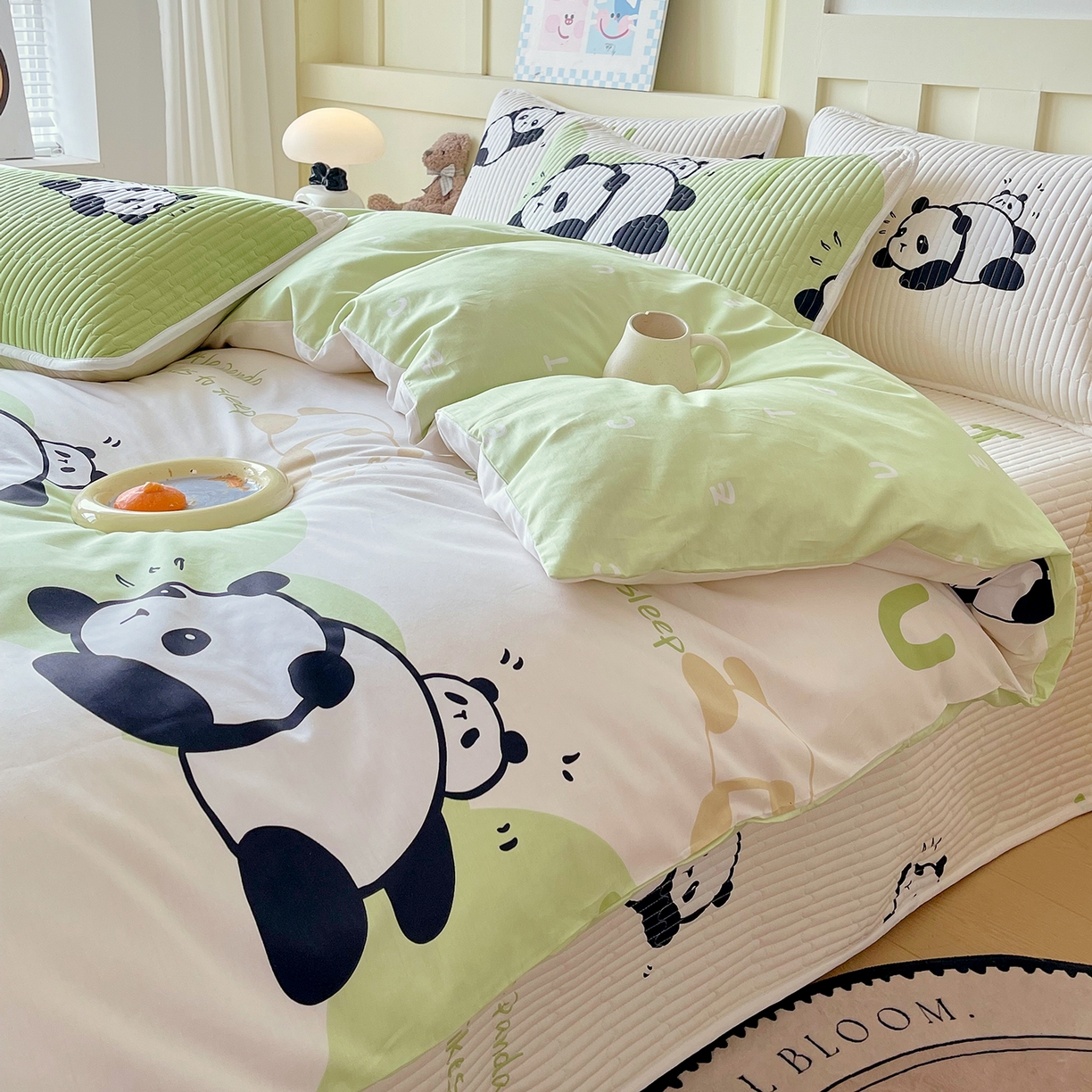91家纺网 家纺一手货源 找家纺 金鑫汇家纺2025新款A类全棉印花床盖四件套 可爱熊猫