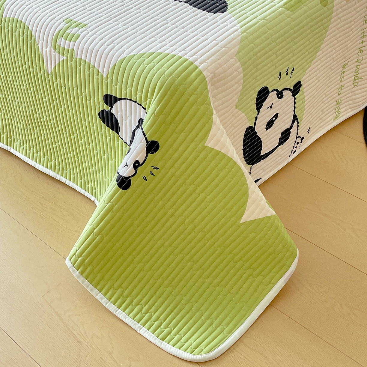 91家纺网 家纺一手货源 找家纺 金鑫汇家纺2025新款A类全棉印花床盖四件套 可爱熊猫