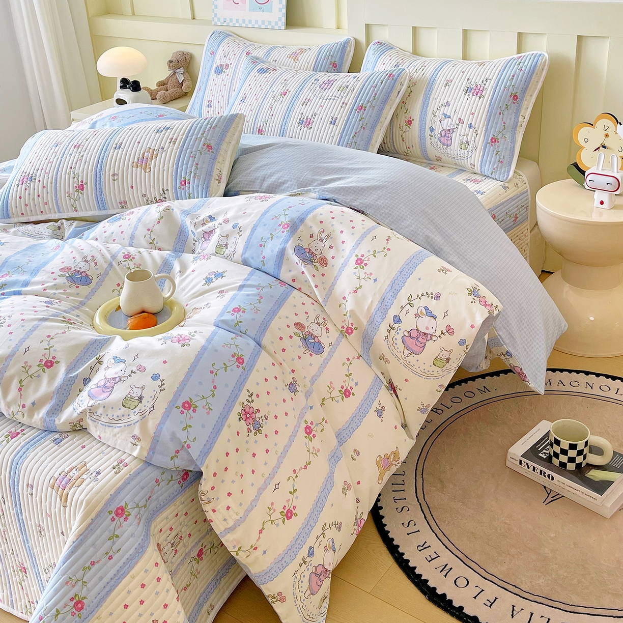 2025新款A类全棉印花床盖四件套 快乐萌兔