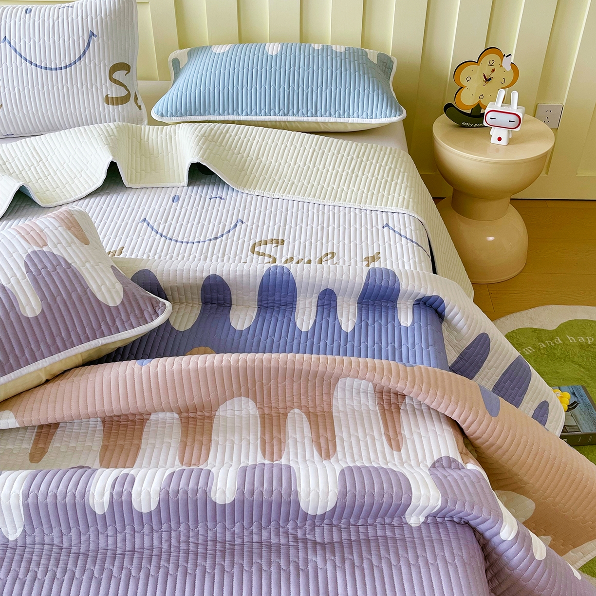 91家纺网 家纺一手货源 找家纺 金鑫汇家纺2025新款A类全棉印花床盖四件套 奶油粉