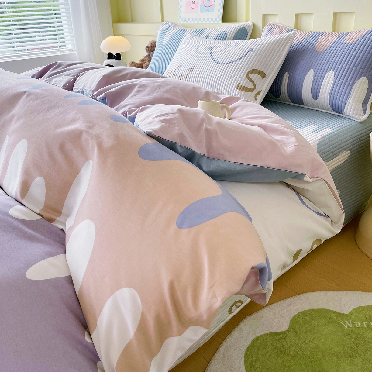 91家纺网 家纺一手货源 找家纺 金鑫汇家纺2025新款A类全棉印花床盖四件套 奶油粉