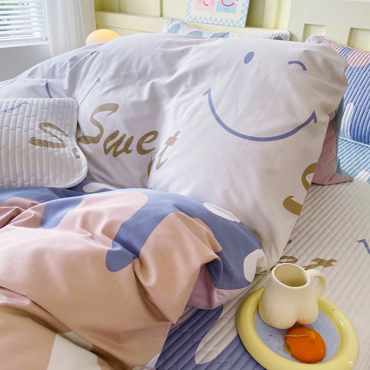 91家纺网 家纺一手货源 找家纺 金鑫汇家纺2025新款A类全棉印花床盖四件套 奶油粉