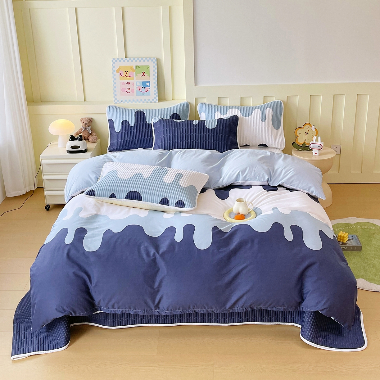 91家纺网 家纺一手货源 找家纺 金鑫汇家纺2025新款A类全棉印花床盖四件套 奶油蓝