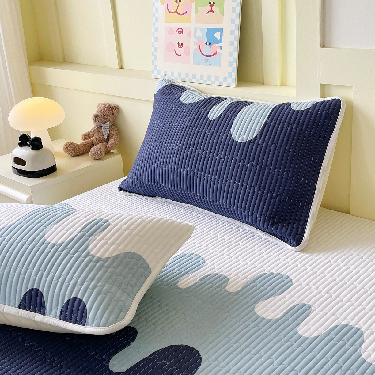 91家纺网 家纺一手货源 找家纺 金鑫汇家纺2025新款A类全棉印花床盖四件套 奶油蓝