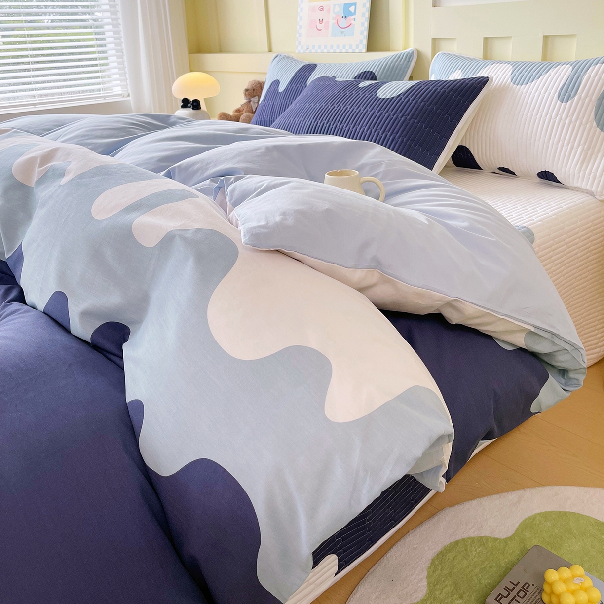 91家纺网 家纺一手货源 找家纺 金鑫汇家纺2025新款A类全棉印花床盖四件套 奶油蓝