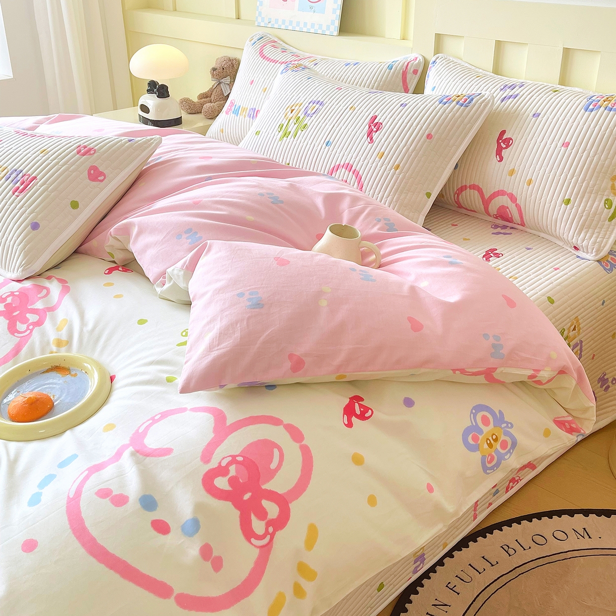 91家纺网 家纺一手货源 找家纺 金鑫汇家纺2025新款A类全棉印花床盖四件套 奇趣小兔