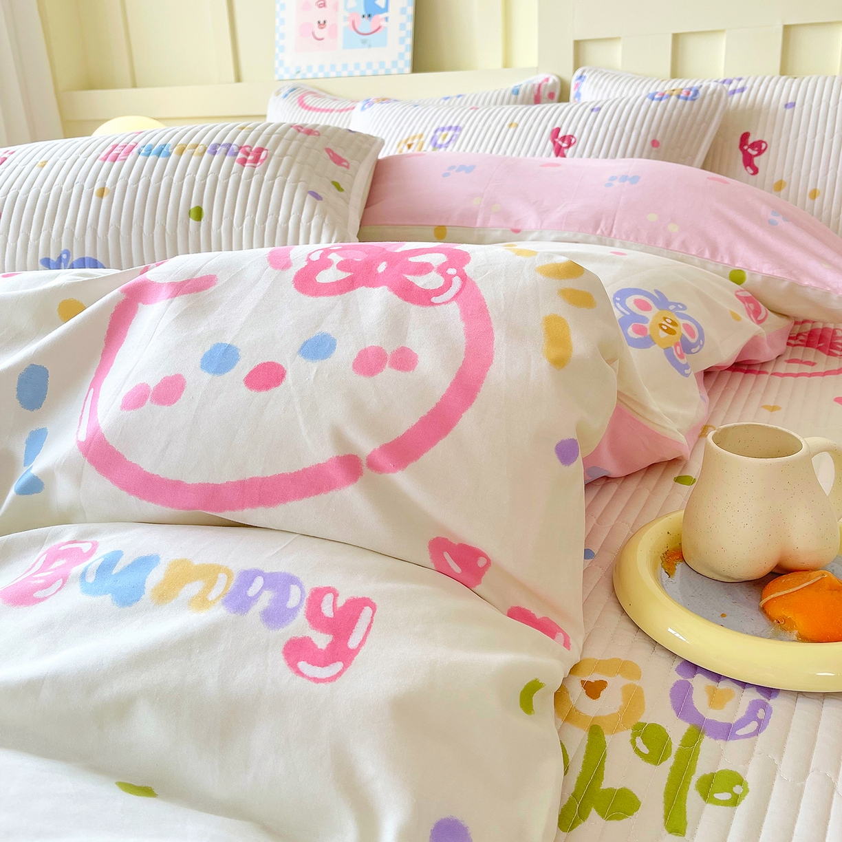 91家纺网 家纺一手货源 找家纺 金鑫汇家纺2025新款A类全棉印花床盖四件套 奇趣小兔