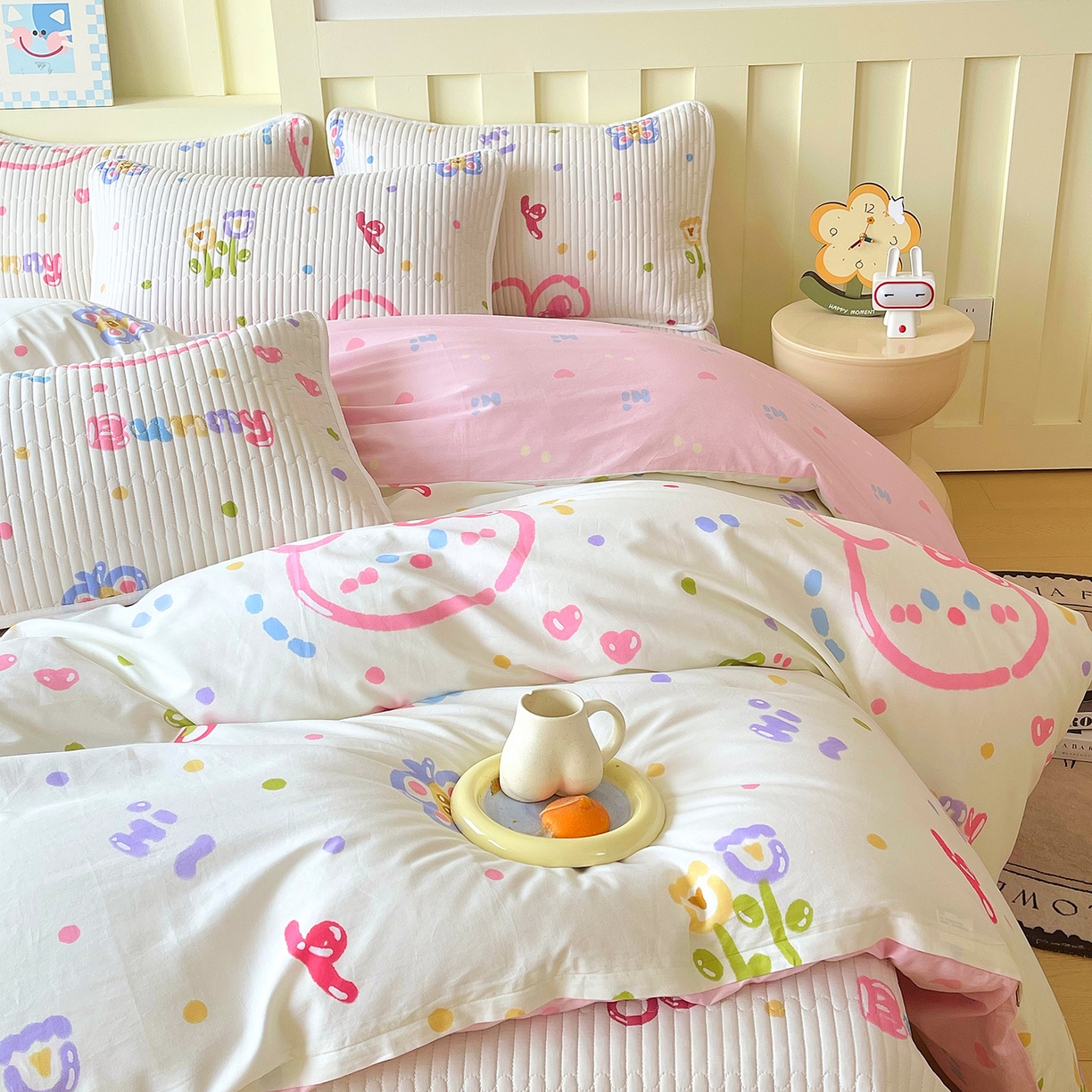 91家纺网 家纺一手货源 找家纺 金鑫汇家纺2025新款A类全棉印花床盖四件套 奇趣小兔