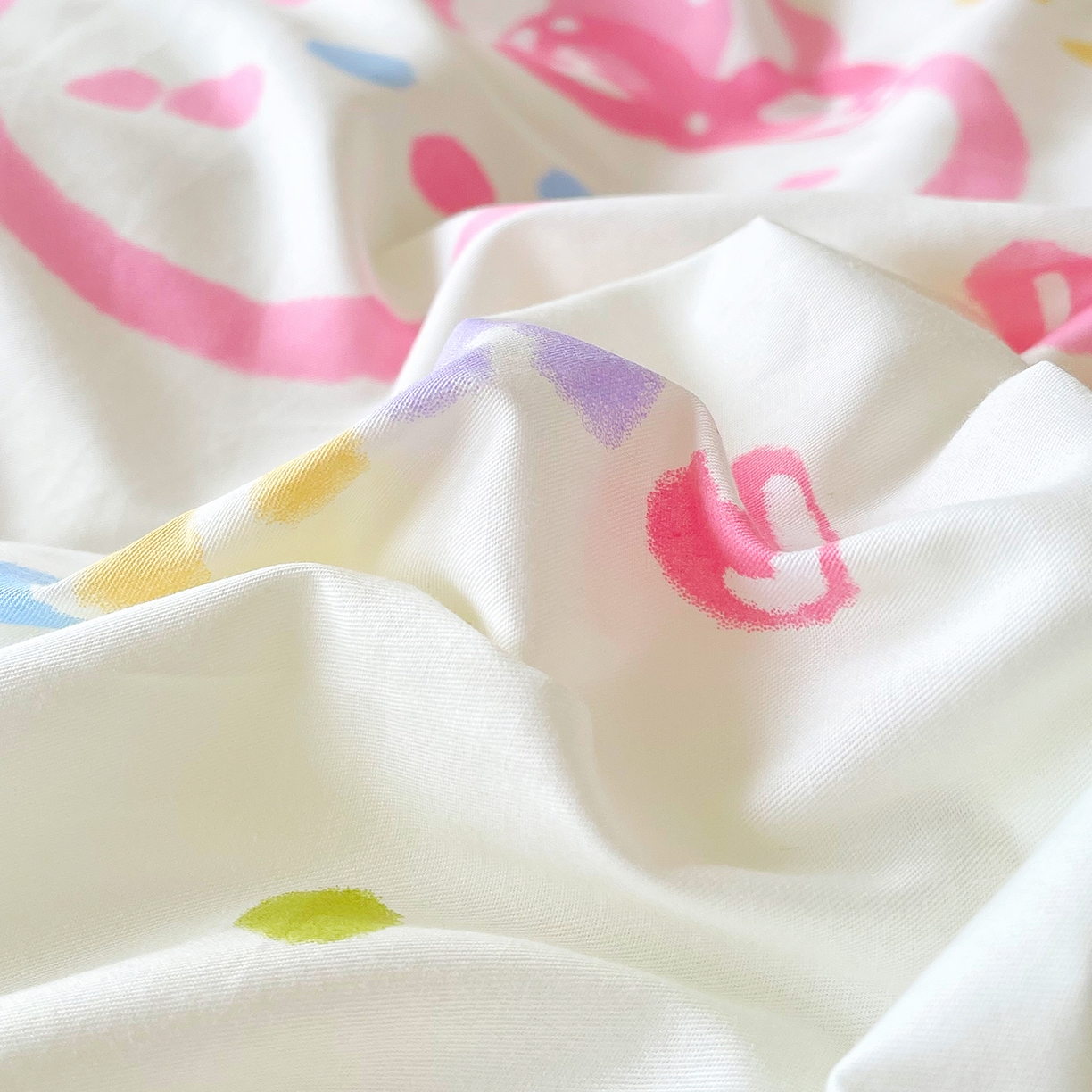 91家纺网 家纺一手货源 找家纺 金鑫汇家纺2025新款A类全棉印花床盖四件套 奇趣小兔