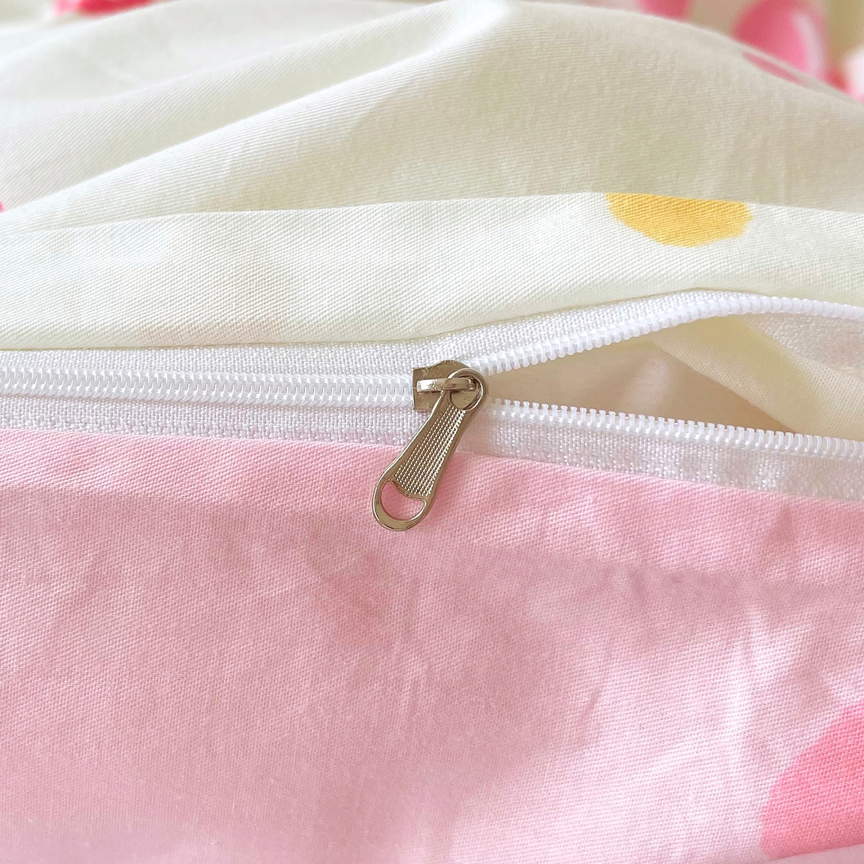 91家纺网 家纺一手货源 找家纺 金鑫汇家纺2025新款A类全棉印花床盖四件套 奇趣小兔