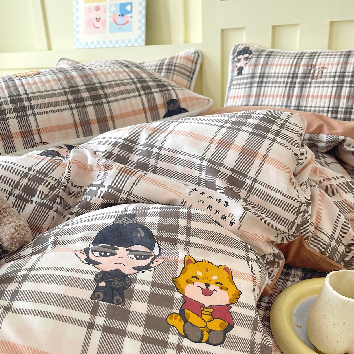 91家纺网 家纺一手货源 找家纺 金鑫汇家纺2025新款A类全棉印花床盖四件套 无畏申公豹·咖