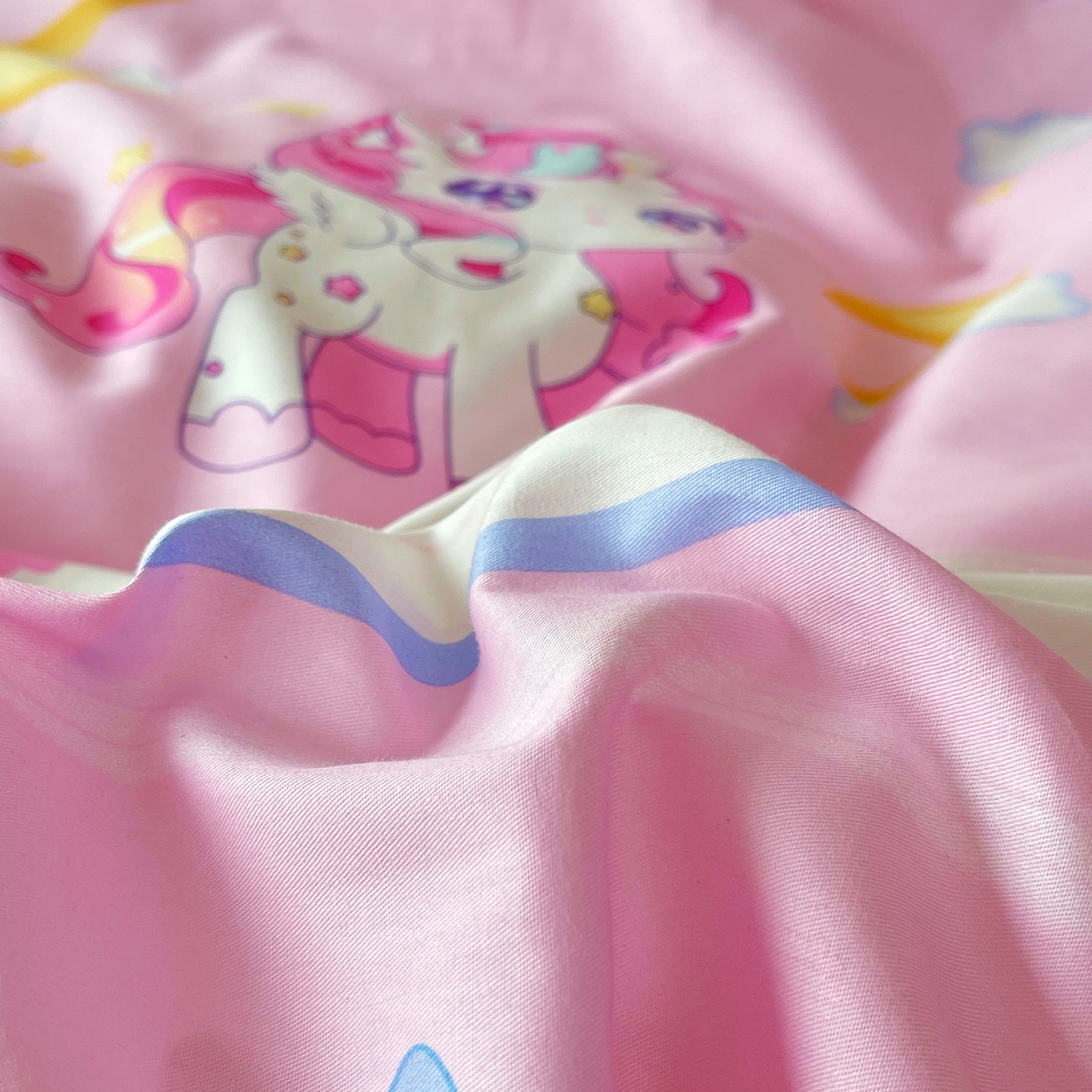 91家纺网 家纺一手货源 找家纺 金鑫汇家纺2025新款A类全棉印花床盖四件套 小马莉尔