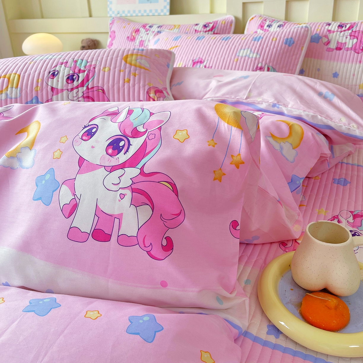 91家纺网 家纺一手货源 找家纺 金鑫汇家纺2025新款A类全棉印花床盖四件套 小马莉尔