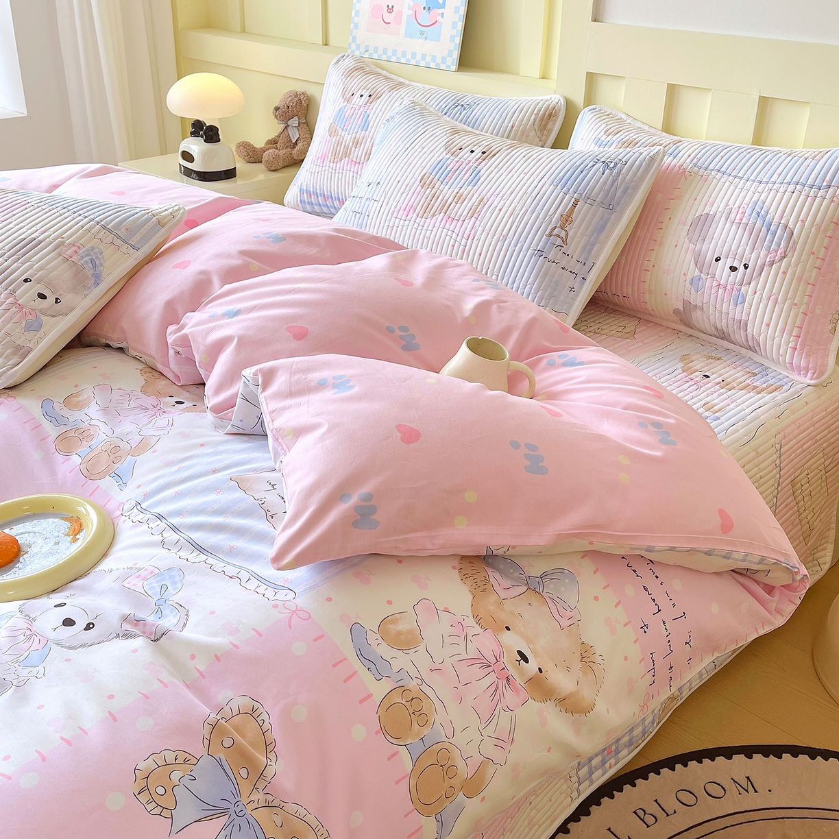 91家纺网 家纺一手货源 找家纺 金鑫汇家纺2025新款A类全棉印花床盖四件套 熊熊精灵