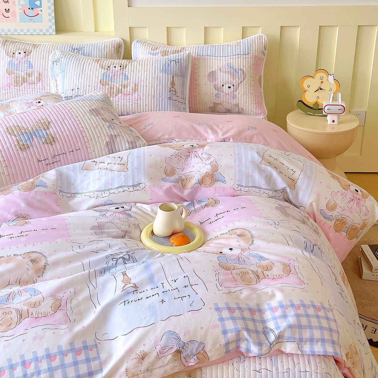 91家纺网 家纺一手货源 找家纺 金鑫汇家纺2025新款A类全棉印花床盖四件套 熊熊精灵