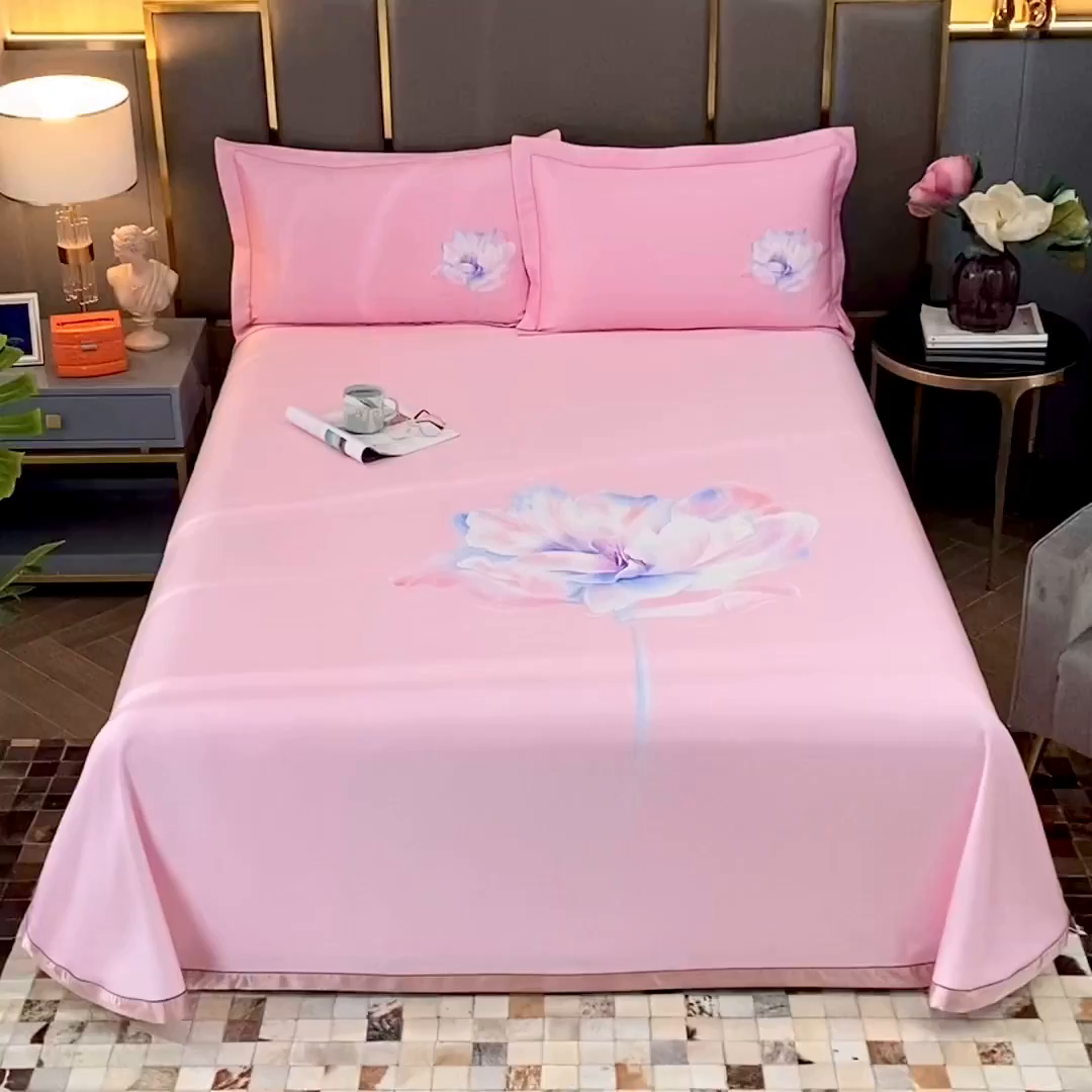 91家纺网 家纺一手货源 找家纺 威克凯丽 2025新款定位款竹语天丝软凉席三件套 芙花瑶（雅粉）