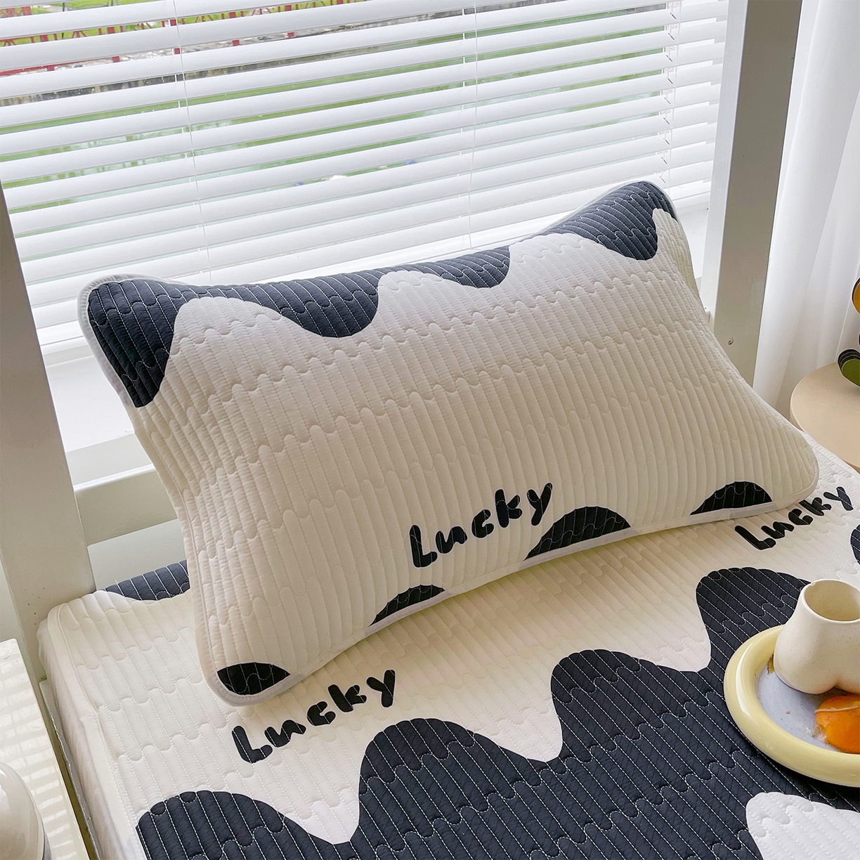 91家纺网 家纺一手货源 找家纺 金鑫汇家纺2025新款A类宿舍全棉印花床盖三件套 波浪世界