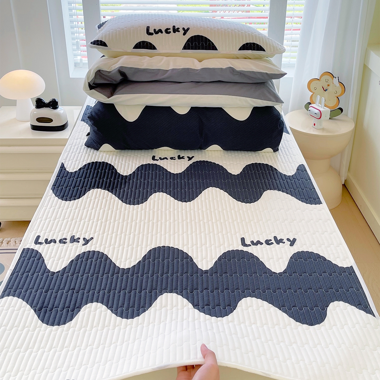 金鑫汇家纺2025新款A类宿舍全棉印花床盖三件套 波浪世界