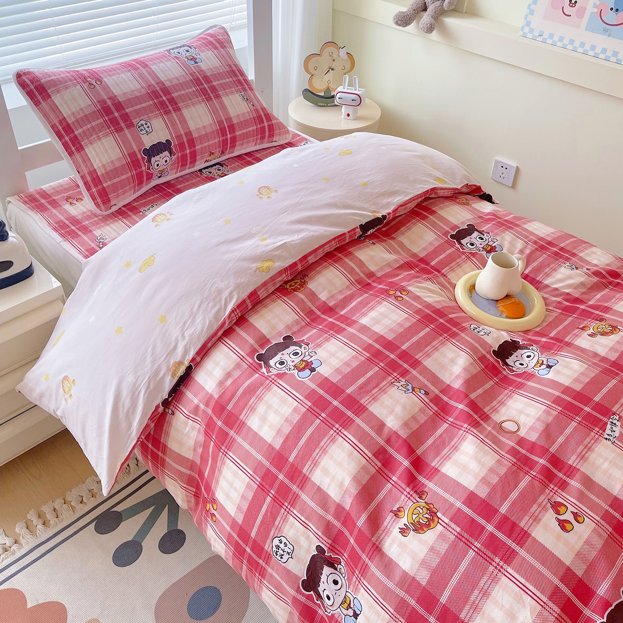 91家纺网 家纺一手货源 找家纺 金鑫汇家纺2025新款A类宿舍全棉印花床盖三件套 传奇哪吒·红