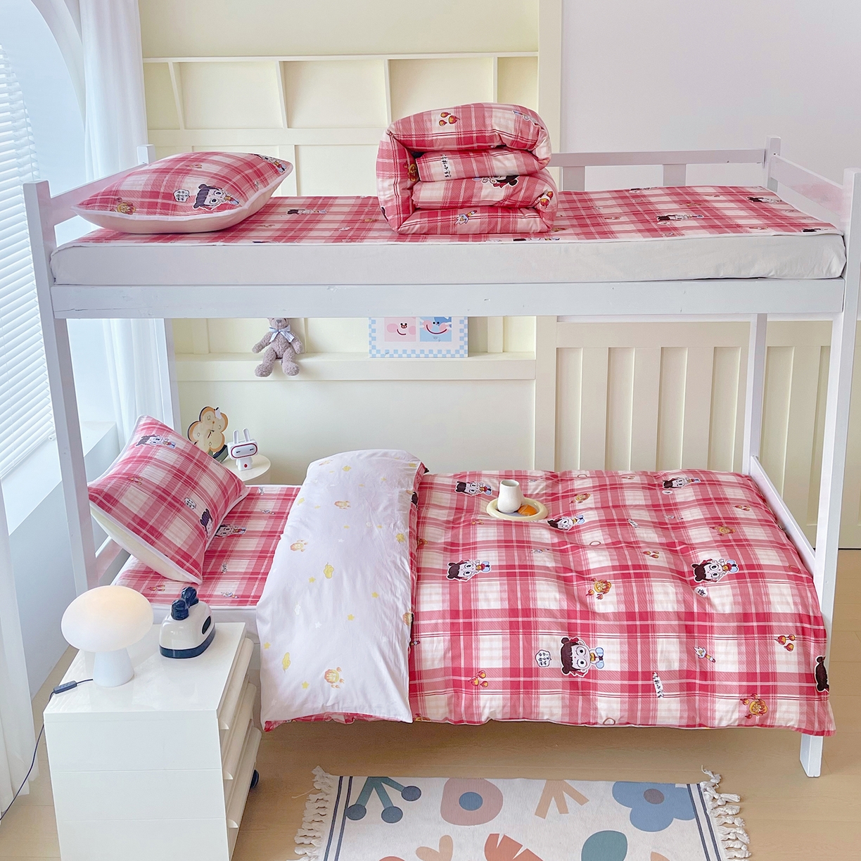 91家纺网 家纺一手货源 找家纺 金鑫汇家纺2025新款A类宿舍全棉印花床盖三件套 传奇哪吒·红