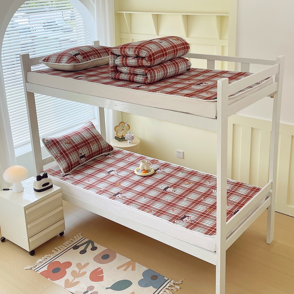 91家纺网 家纺一手货源 找家纺 金鑫汇家纺2025新款A类宿舍全棉印花床盖三件套 传奇哪吒·棕