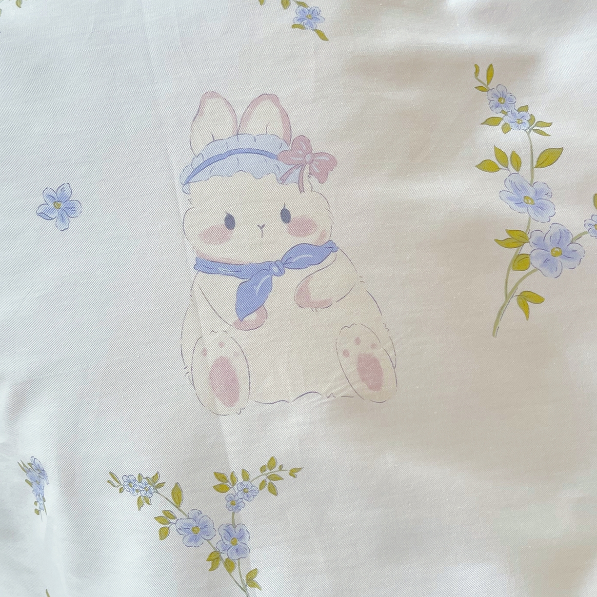 91家纺网 家纺一手货源 找家纺 金鑫汇家纺2025新款A类宿舍全棉印花床盖三件套 花丛兔