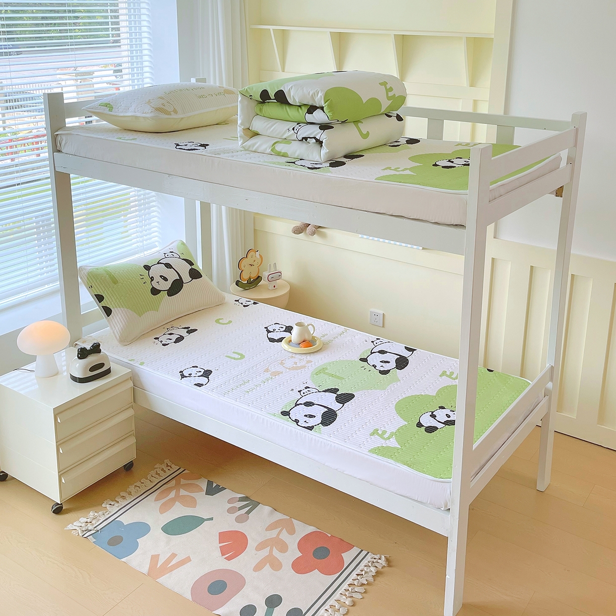 91家纺网 家纺一手货源 找家纺 金鑫汇家纺2025新款A类宿舍全棉印花床盖三件套 可爱熊猫