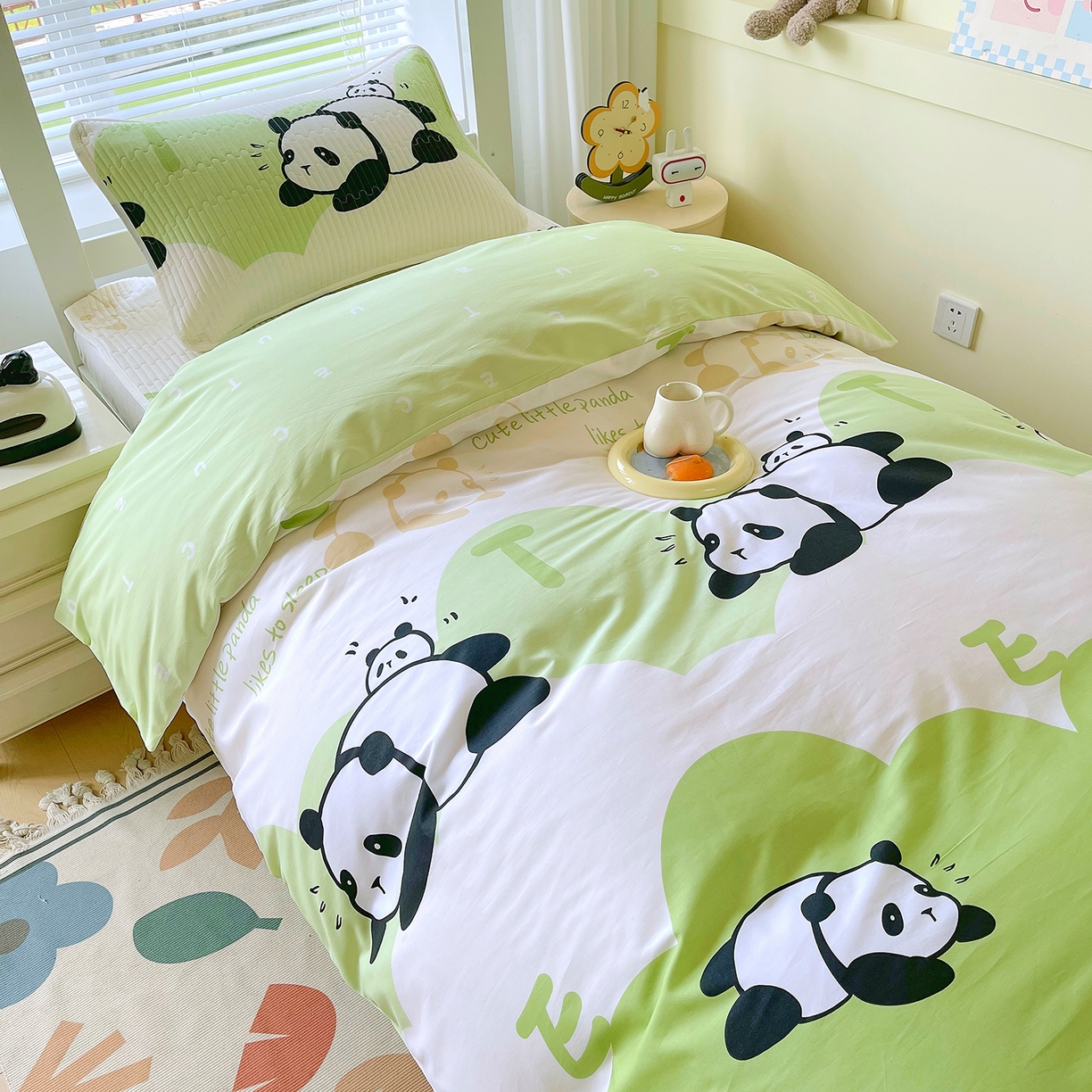 91家纺网 家纺一手货源 找家纺 金鑫汇家纺2025新款A类宿舍全棉印花床盖三件套 可爱熊猫