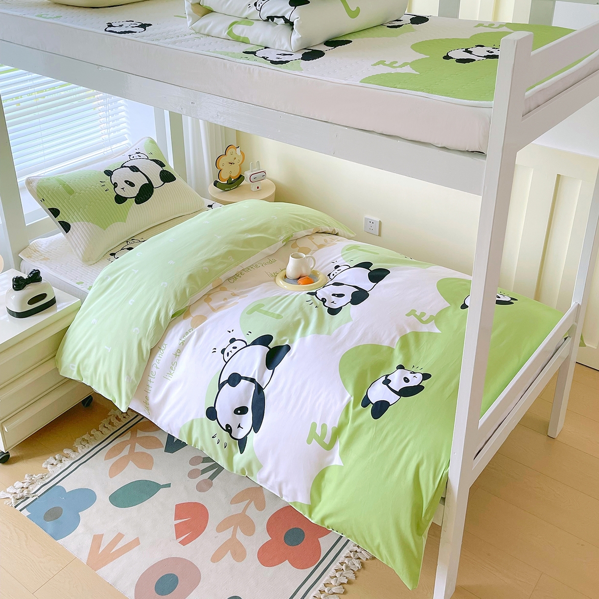 91家纺网 家纺一手货源 找家纺 金鑫汇家纺2025新款A类宿舍全棉印花床盖三件套 可爱熊猫