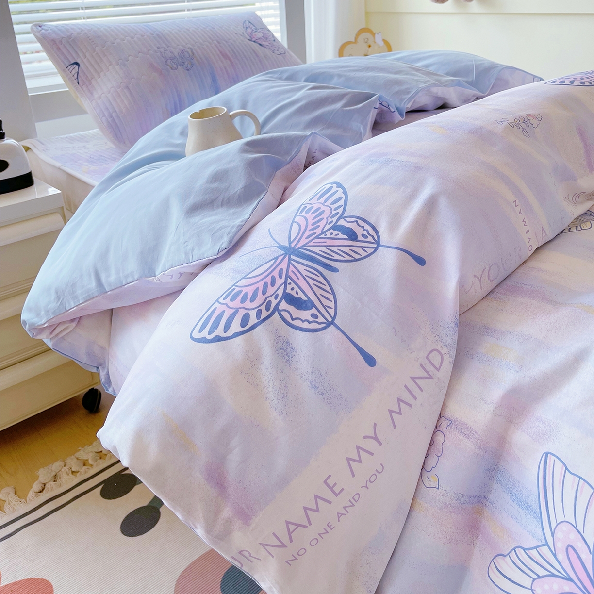 91家纺网 家纺一手货源 找家纺 金鑫汇家纺2025新款A类宿舍全棉印花床盖三件套 梦蝶